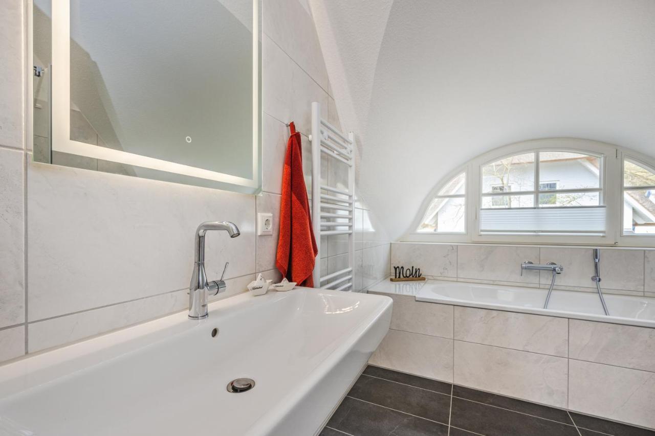 Reetdachhaus Am Haff Mit Sauna, Terrasse, Wlan Zirchow Exterior photo